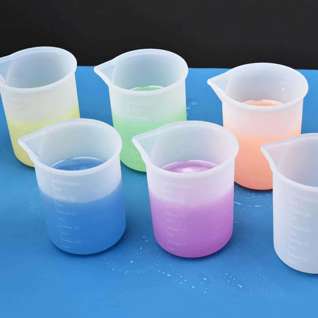 40 PCs 50ML Resin Measuring Cup Reusable Resin Cups Plastic Beakers, 50 PCS  Wooden Stir Stick Multipurpose Mixing Cups for Resin Epoxy Mixing Painting