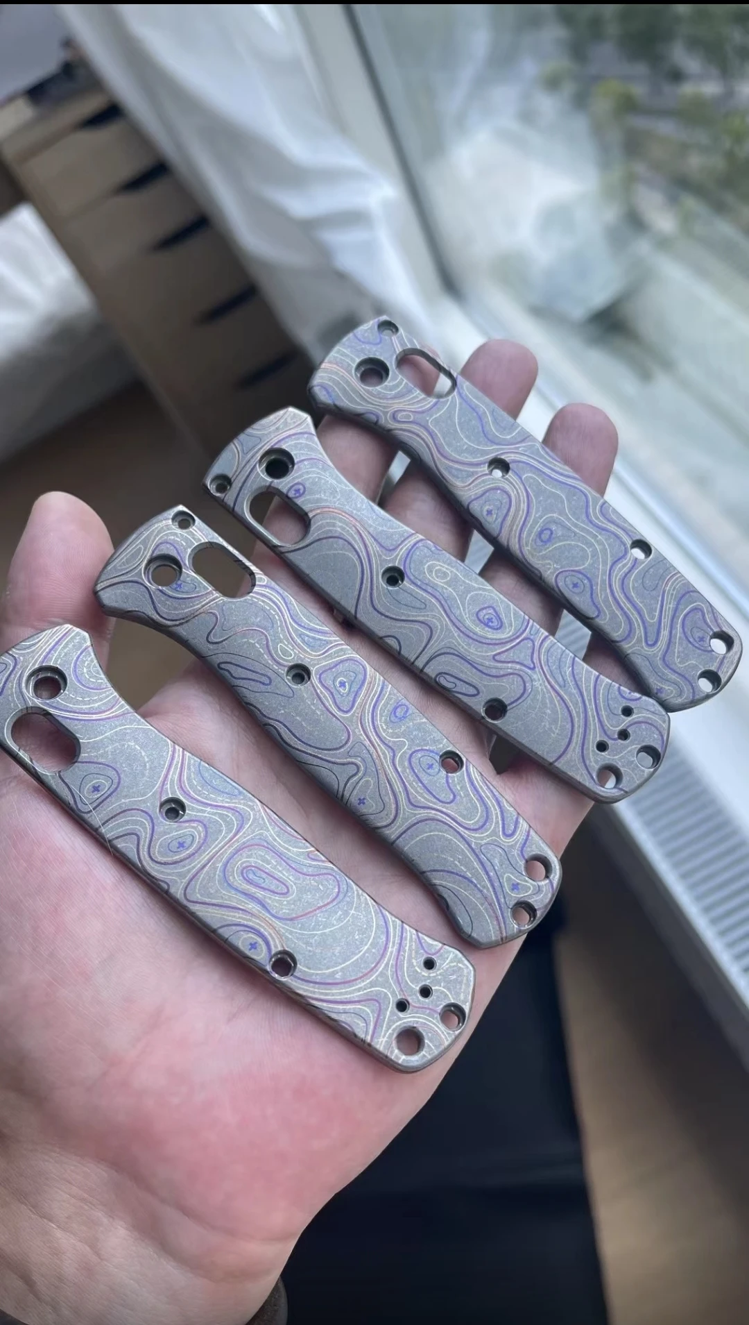 

1 пара сделанных на заказ титановых весы ручные весы DIY для Benchmade 535 TI масштаб изменить