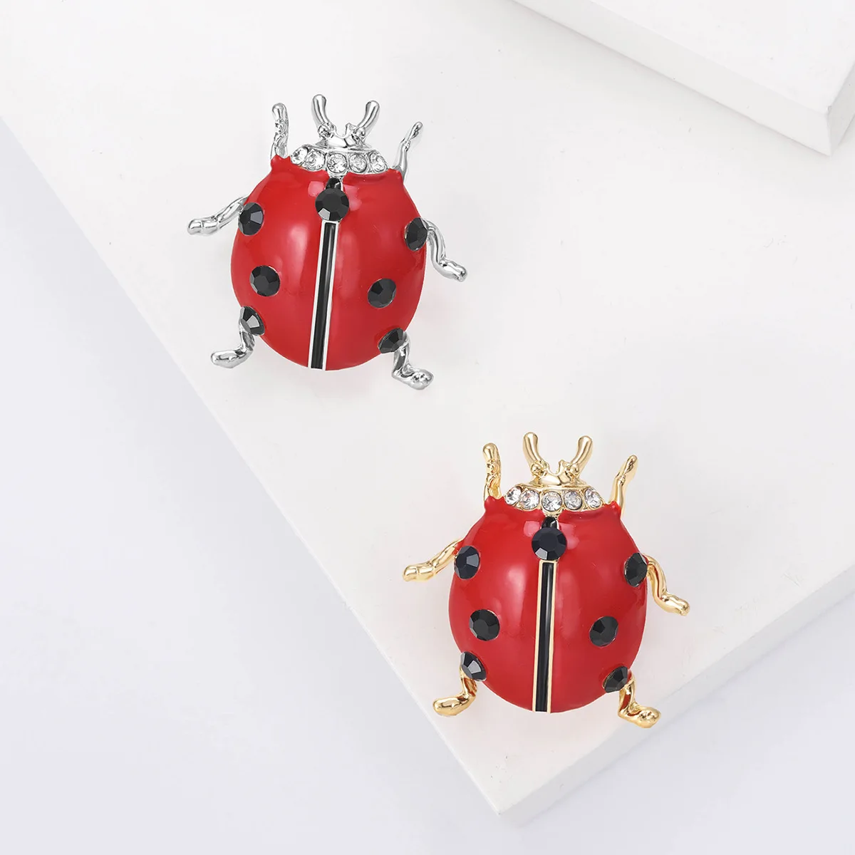 womeninsectladybugbroochexquisiteanimalaccessoriespins-AliExpress36