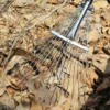 Garden Hoe Leaves Rake Portable Scalable Gardens Cleaning Tool With Flexible Teeth Rod 4