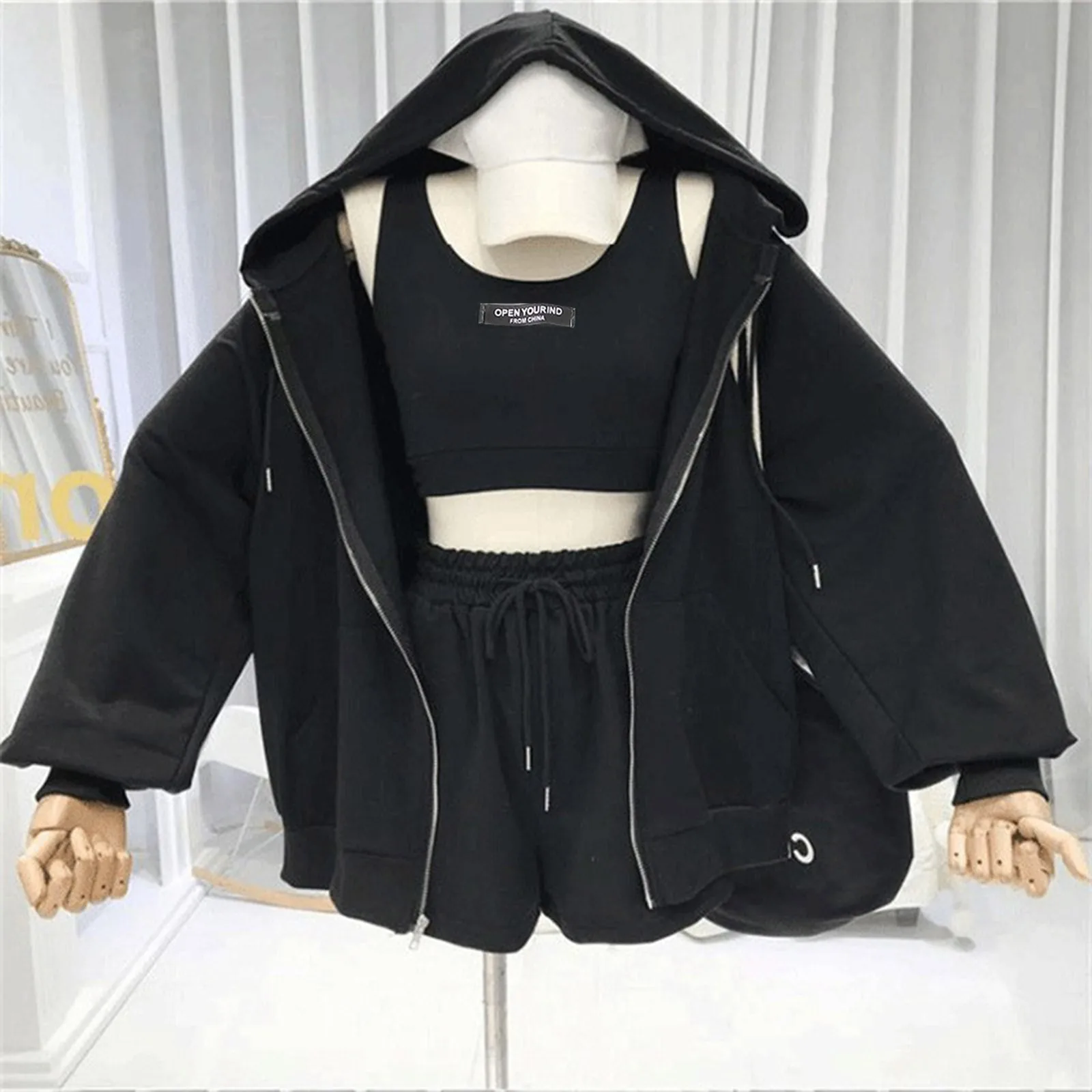 

2023 Three-Piece Y2k Harajuku White Vest Drawstring Running Short Loose Breathable Cardigan Zipper Hooded Sweatshirt Women'S Set