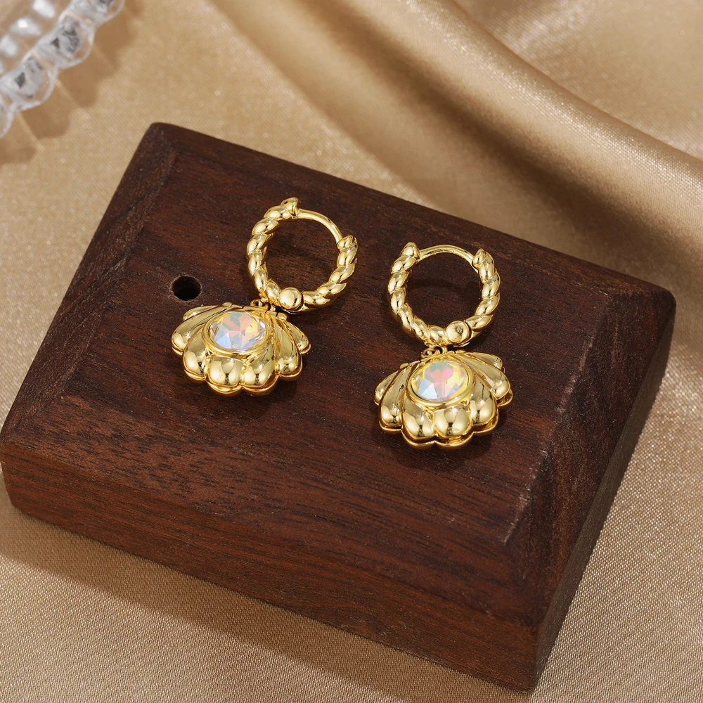 18K Gold Plated Twist Mini Circle Round Huggie Ear Hoops Openable Scallop Shell Crystal Drop Earrings Unique Jewelry 2026 Серьги