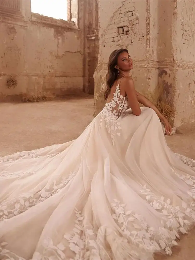 Spaghetti Straps Appliques Wedding Dress Long Boho V-Neck Shiny Tulle Bridal Gown Sexy Backless Lace Plus Size