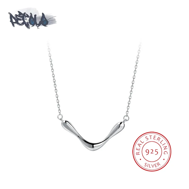 

925 Sterling Silver Necklace for Women Simple V Pendant Fashion Smile Necklace Temperament Clavicle Chain Pendant Necklace