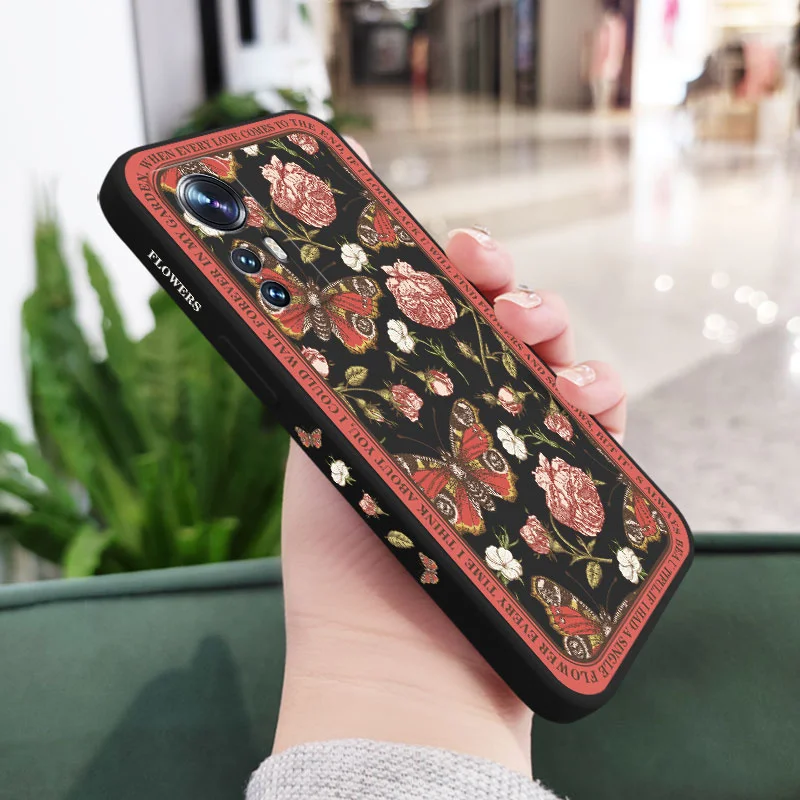 Classicism Flower Design Phone Case