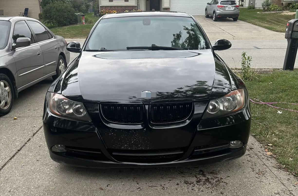 E90-Grill, vorderer Nierengitter für BMW 3er 2005–2008, E90 E91, Doppellatten, glänzend schwarze Grills – Detail 3