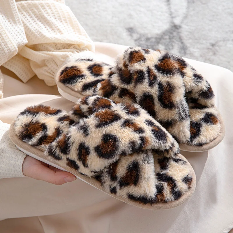 

Leopard New Design Women Winter House Furry Slippers Cross Fluffy Fur Home Slides Flat Indoor Floor Shoes Ladies Flip Flops