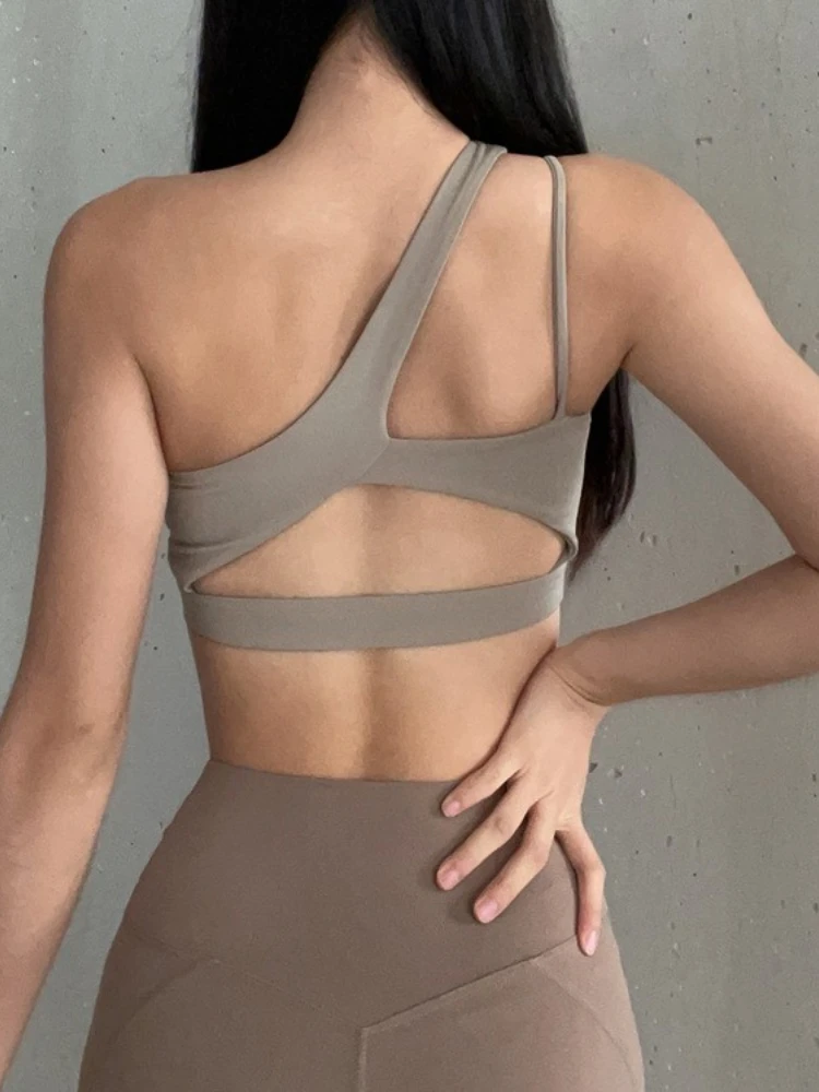 

CHRLEISURE One Shoulder Sports Bra Shockproof Yoga Underwear With Chest Pad Beautiful Back Absorb Sweat Training Vest Gym Wear