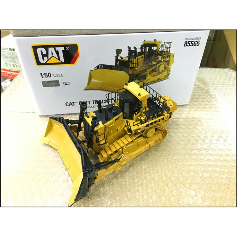 Diecast Alloy DM 85565 CAT 1:50 Scale D11T Track Type Bulldozer Engineering  Vehicle Model for Adult Classic Collection Display