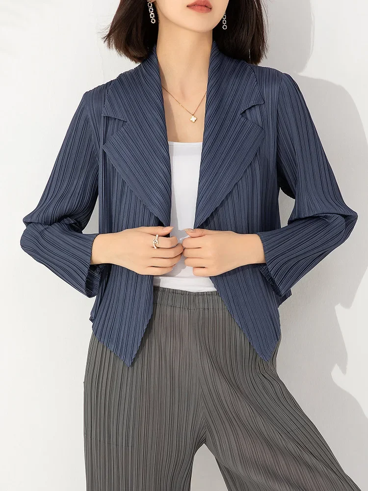 Miyake Pleated Coat Women's Early Autumn New Style 2023 Fashionable Versatile Suit Collar One Button Temperament Short Suit Top 2