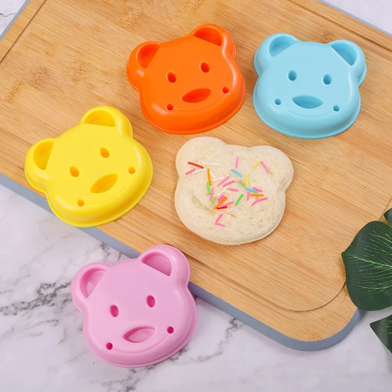

DIY Craft Sewing Accessories Cartoon Printed Planar Resins Mold Cute Cat Biscuit Bear Cookie Pressing Cutter Cake Baking Tool