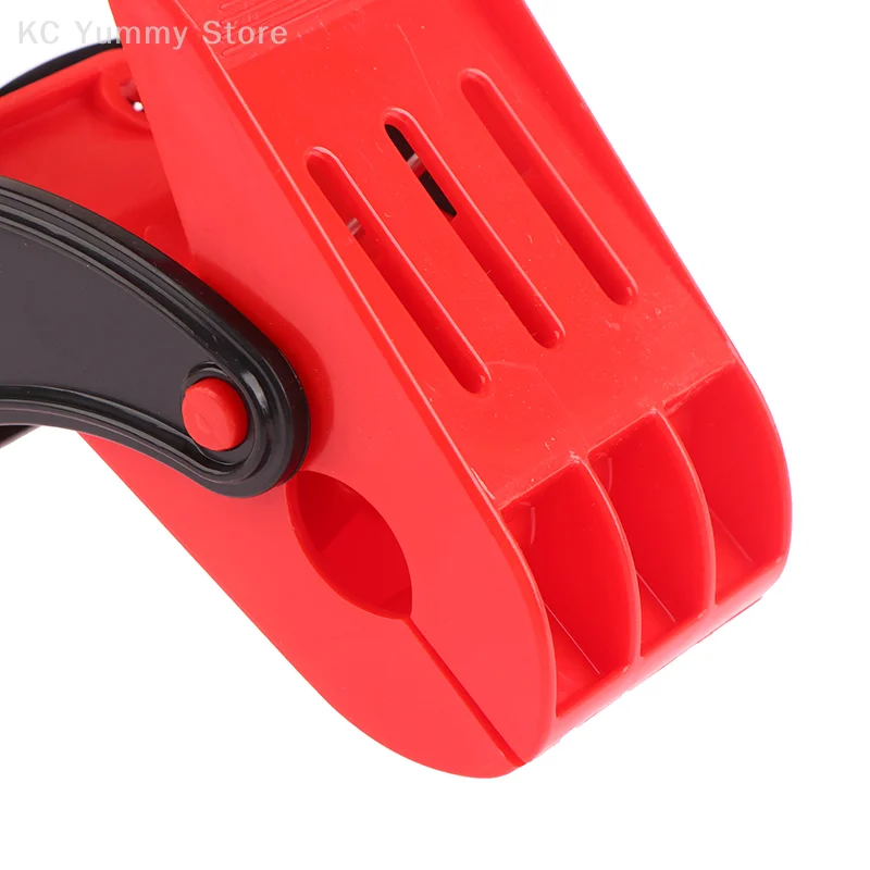 Description Picture 3 of item1Pc Car Cleaning Floor Mat Cleaning Hooks Carpet Wash Clamp Multifunctional Mat Clip Tools Auto Carpet Wash Clamp Accessories