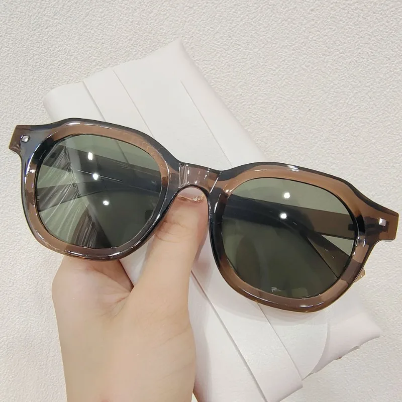 

New Small Frame Oval Shape Sunglasses Women's Brand Designer Fashion Sun Glasses Women Outdoor Travel Eyewear UV400 Gafas De Sol
