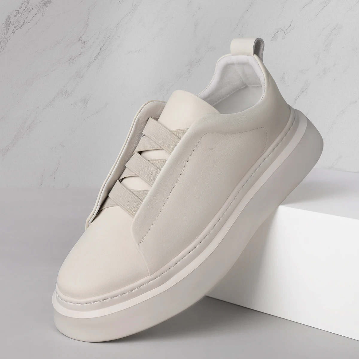 One-piece Men's Shoes Summer Breathable Board Shoes Leather Fashion Small White Shoes-230310