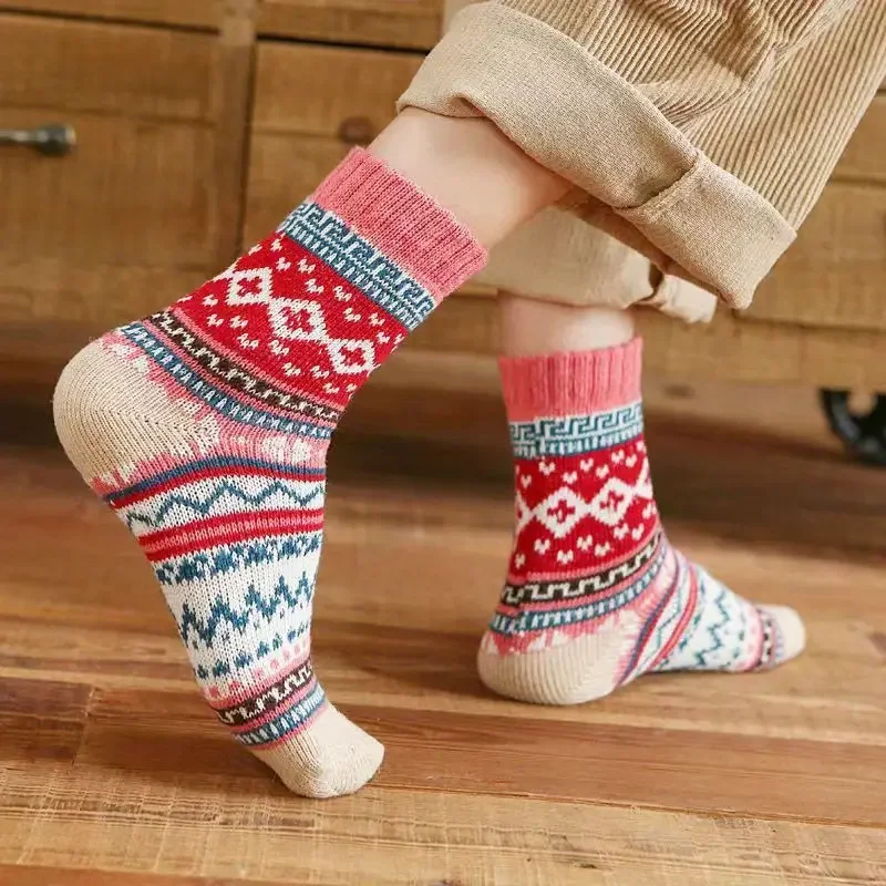 5 Paar Damensocken, Herbst und Winter, verdickt, warm, weich, bequem, modisch, Mittelsocken, Damen-Wadensocken, Retro-Ethno-Socken – Detail 7