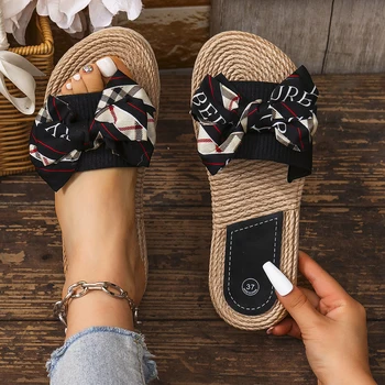 Infradito da donna alla moda, antiscivolo, resistenti all'usura, per le vacanze universitarie, stile spiaggia, con diamanti luminosi e fiori con tacco piatto 1