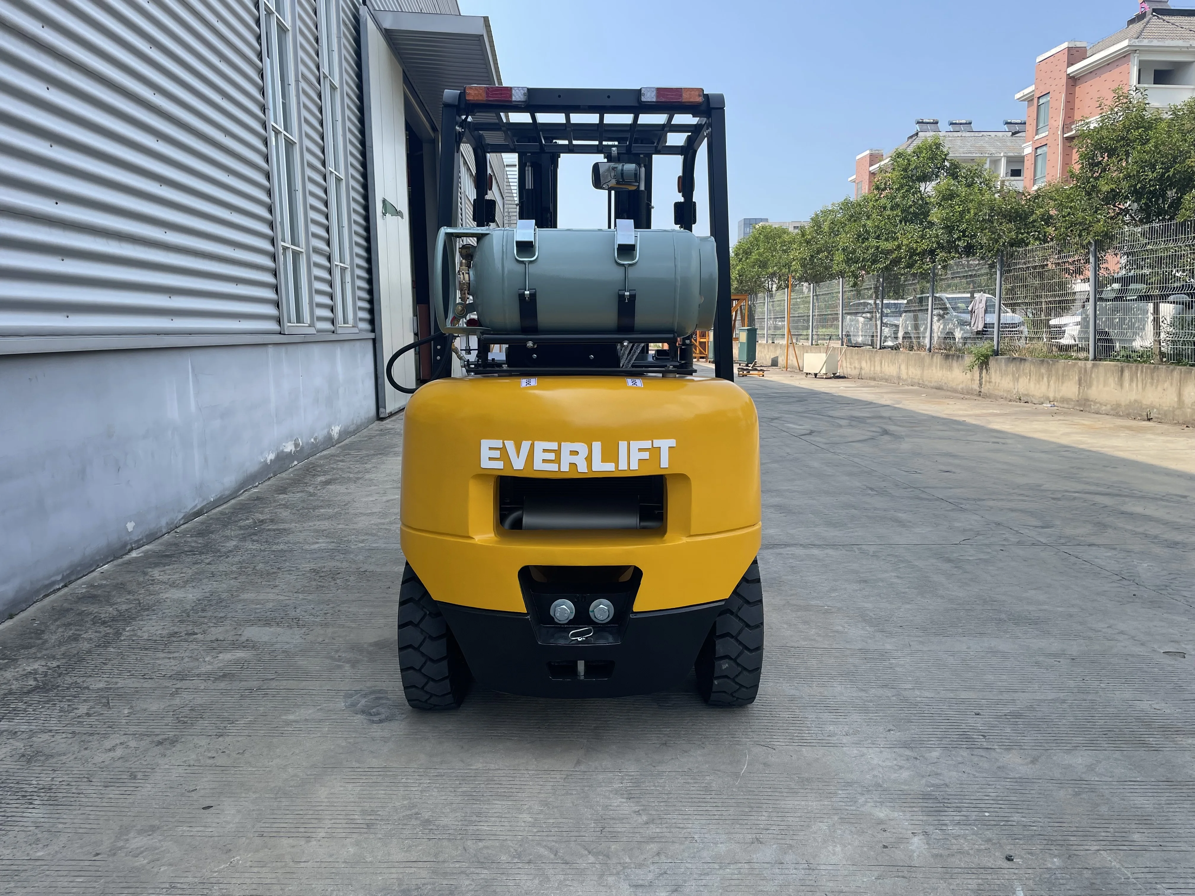 Рисунок 6 - Вилочный погрузчик EVERLIFT EPA