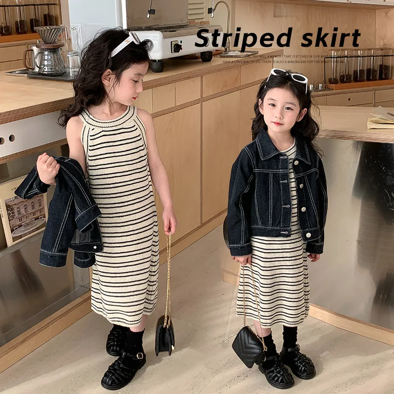 

Корейский весенний комплект одежды для девочек из 2 предметов 2024 года, хлопковое платье в полоску без рукавов, джинсовый черный пиджак, костюм, Детские наряды для девочек