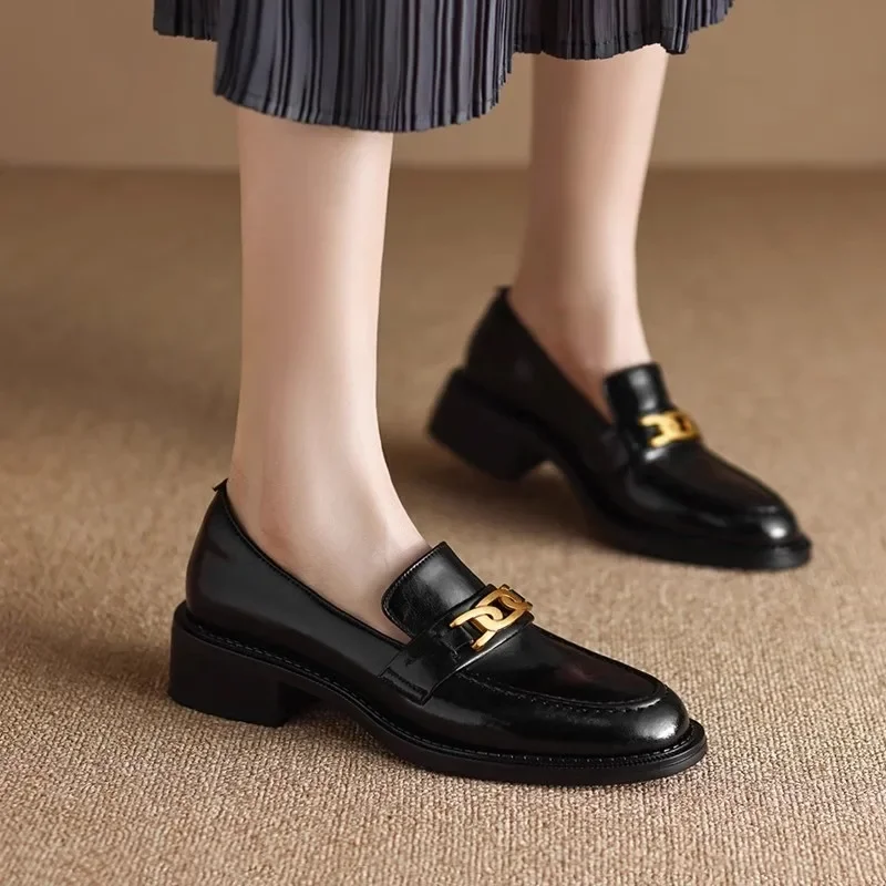 Autumn Winter Metal Chains Sneakers Women Med Heel Leather Flats Oxfords Women's Flat Shoes Round Toe Loafers Shoes Female