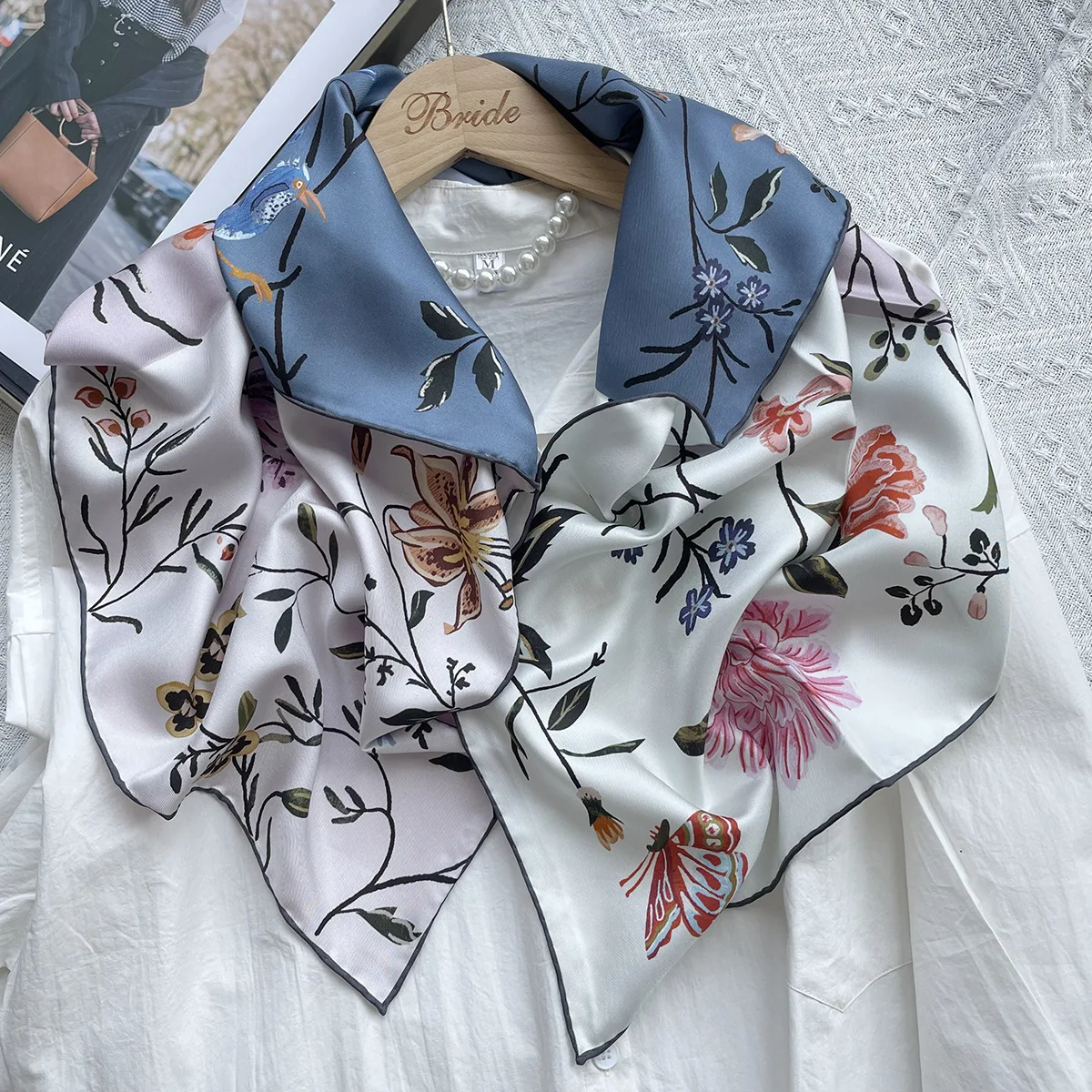 

Double Sided Print 100% Silk Scarf New Design Brand Square Scarf Women Shawl Hijab Foulard Bandana Hand Rolled Edges Color Match