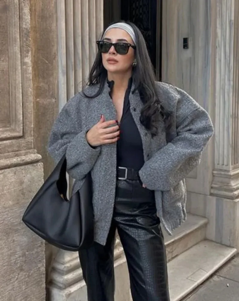 

Women's Spring and Summer Trench with Stand Collar and Double-Breasted Closure