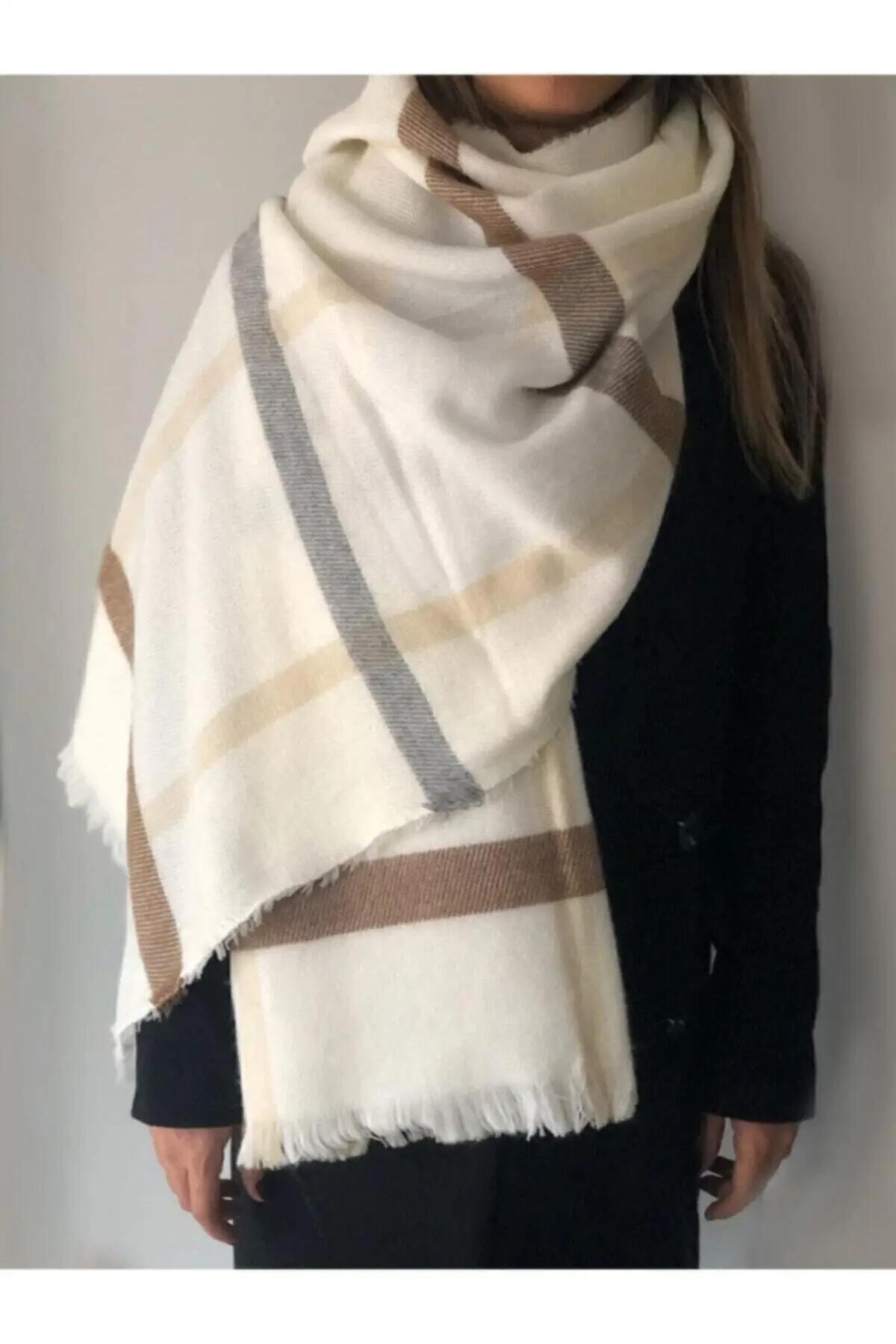 

Women's White Plaid Scarf Bym