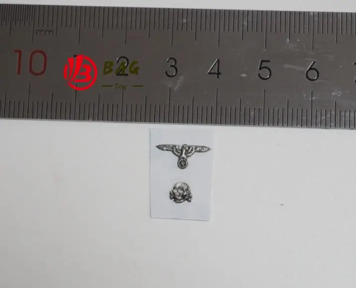 1/6 of the Action Figures model for DML (not DID 3R) WWII German army SS Cap badge |