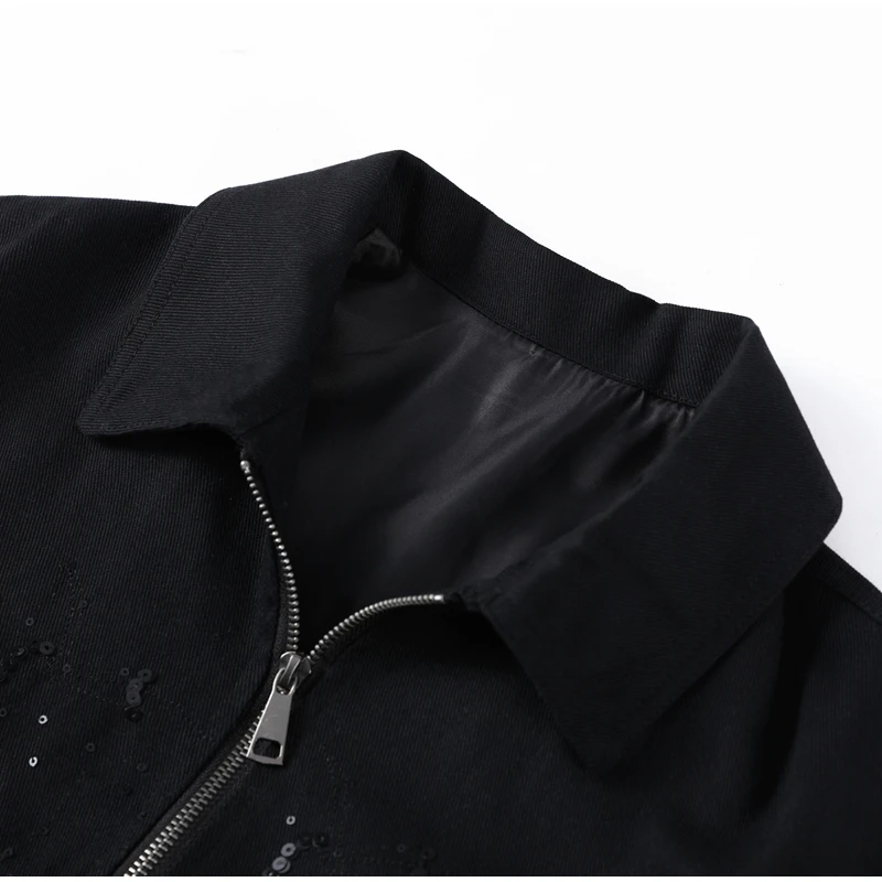 Schwarze Paillettenjacke, Reverskragen, stumpfe Ärmel, Reißverschlusstasche, Mantel, 2023, Frühling und Herbst, weiblich, High Street, Oberbekleidung im England-Stil – Detail 1