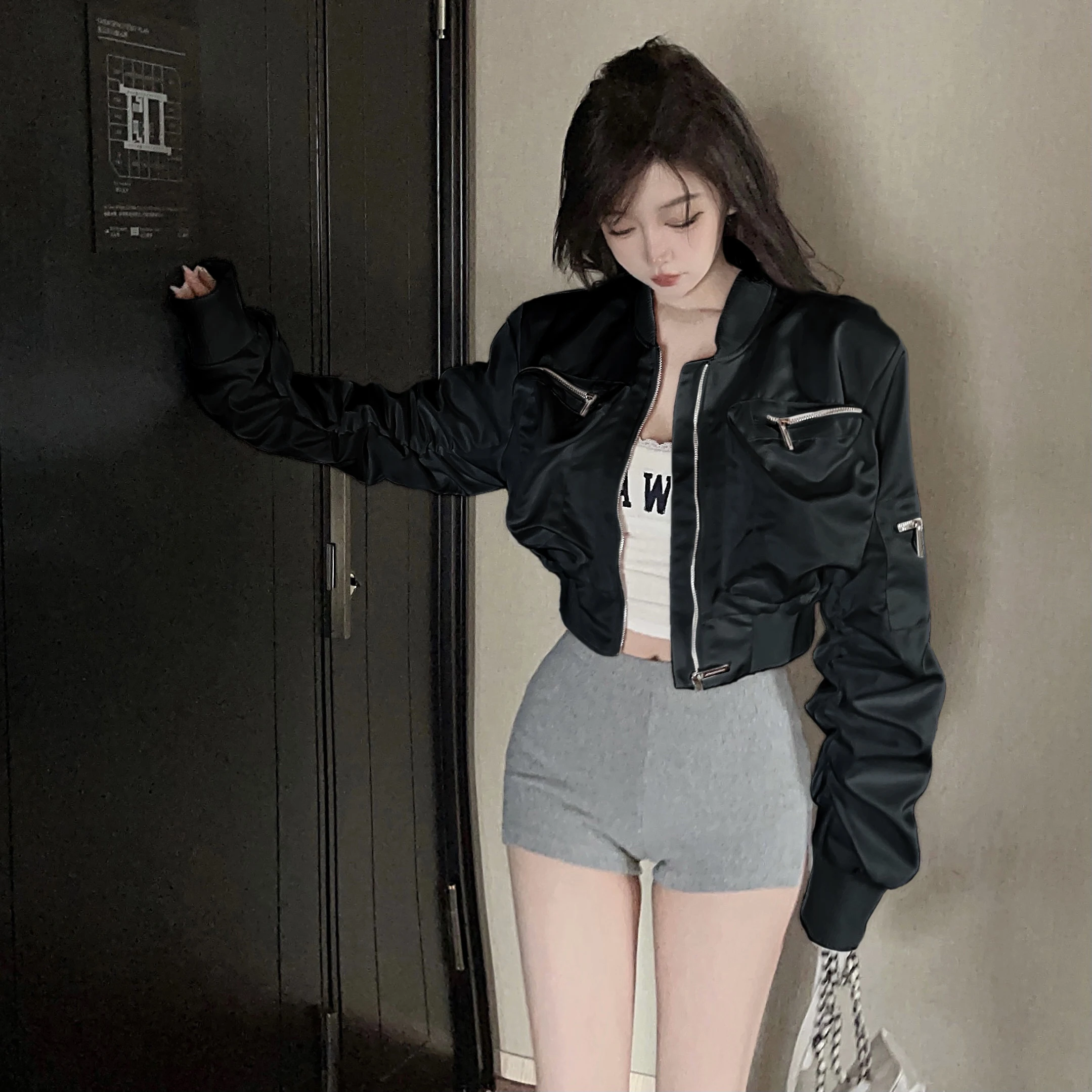 سترة قصيرة للنساء