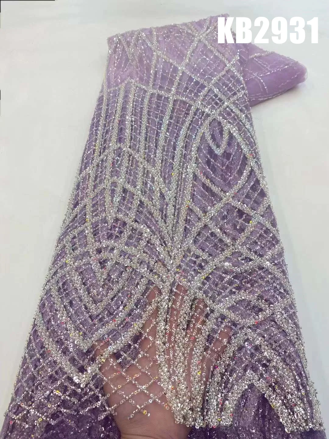 Рисунок 2 - Градиентная кружевная ткань из бисера