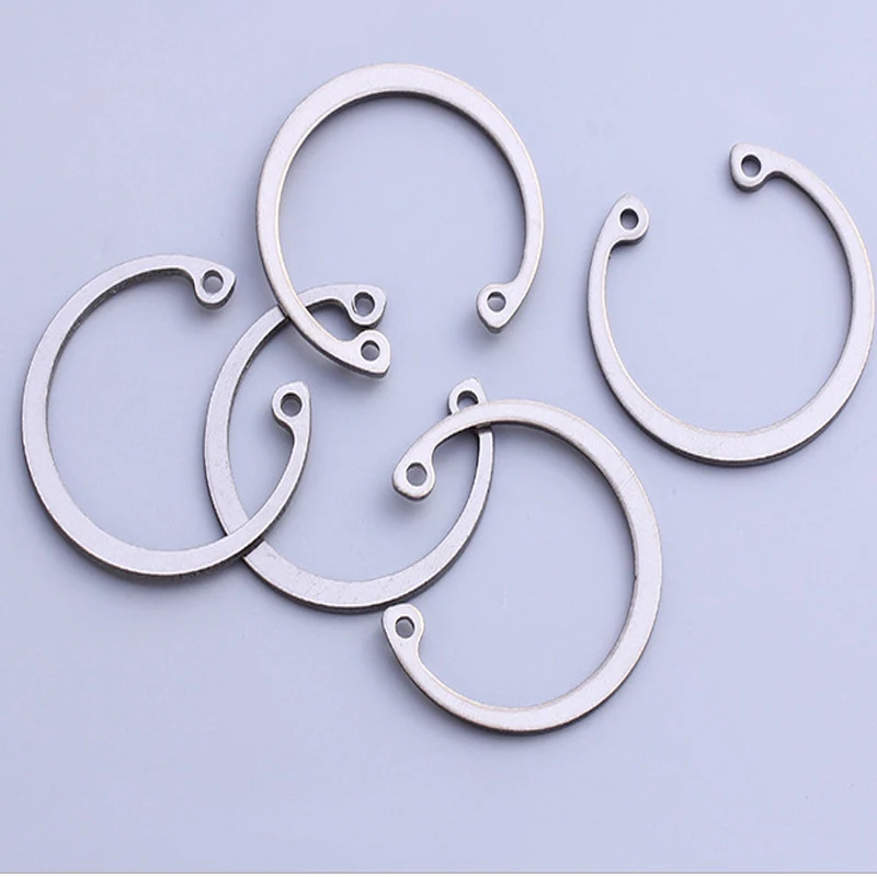 Рисунок 2 - стопорные кольца C-клип