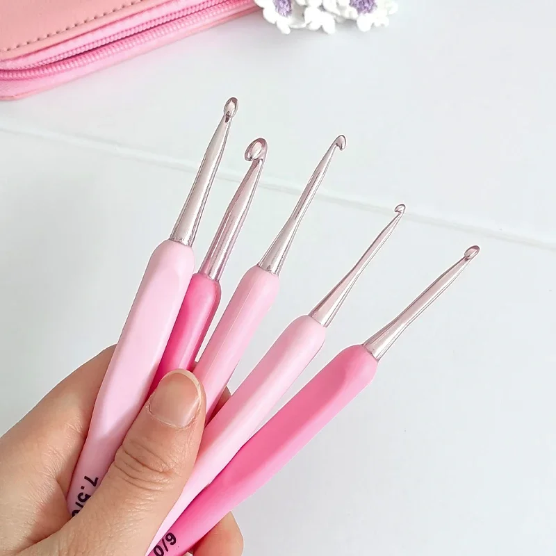 8Pcs/Set Bearded Needle Crochet Hooks Set Ergonomic Soft-Grip Handle Sewing  Knitting Knitwear DIY Tools - AliExpress