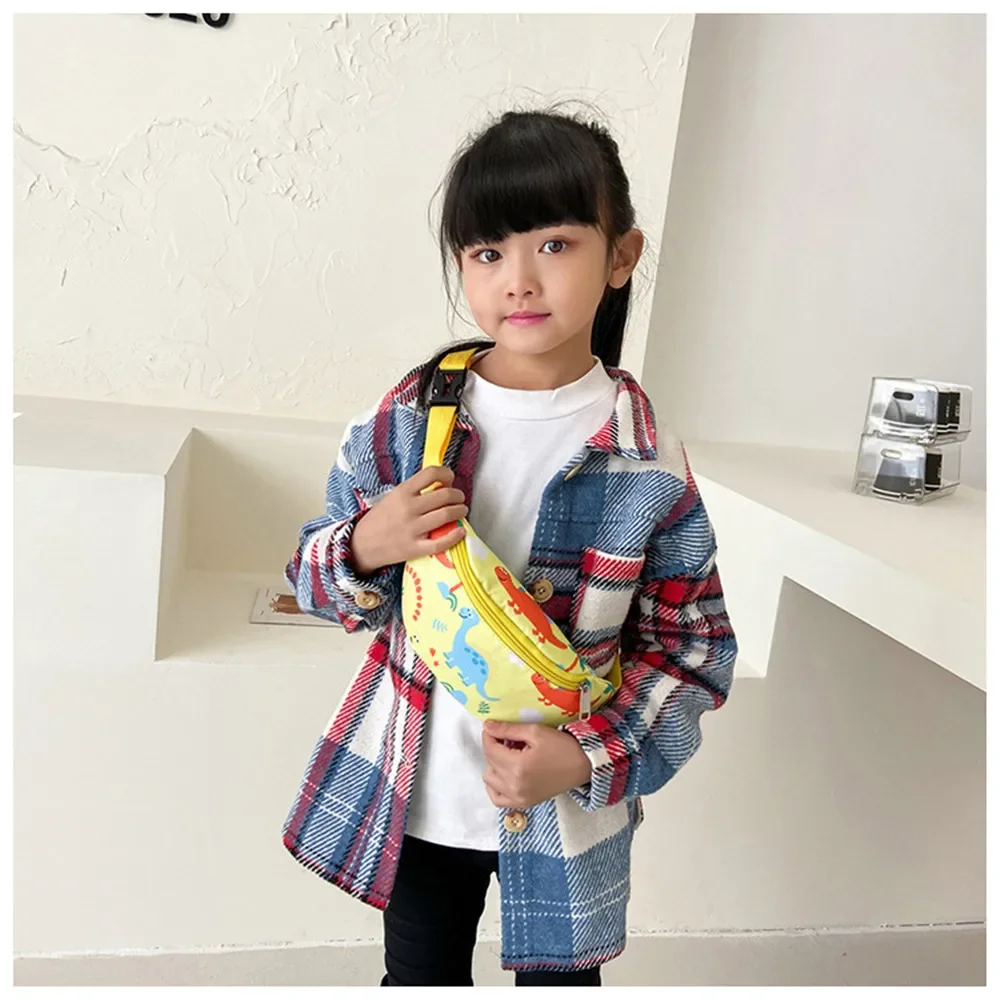 Рисунок 5 - Маленькая нагрудная сумка с динозавром