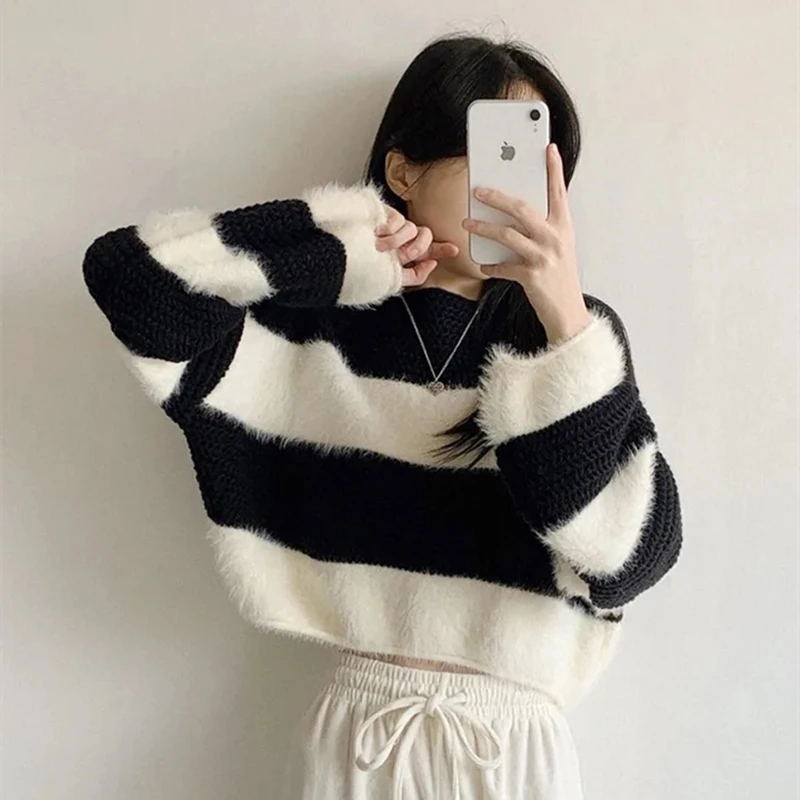 Striped short sweater women's autumn and winter 2025 new knitted bottoming shirt top