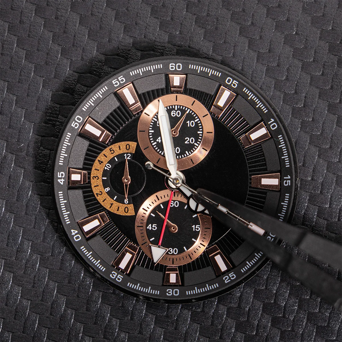 Green Luminous Men's Wristwatch with GMT Function and Automatic Movement
