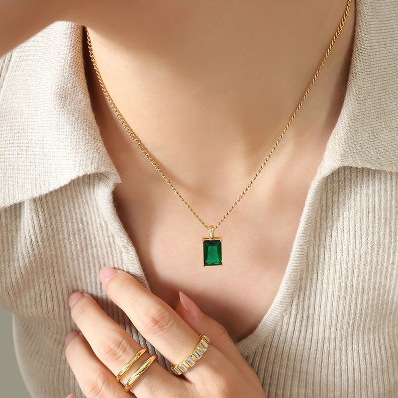 Vintage Square Green Zircon Pendant Necklace For Women Girls French Court Style Light Luxury Titanium Steel Chain Jewelry