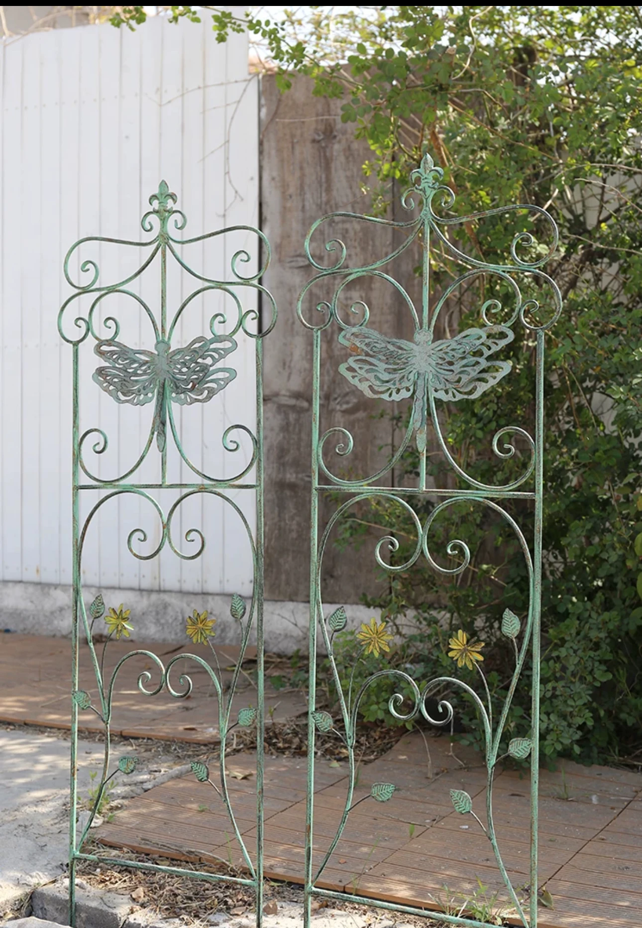 

Island pull metal dragonfly flower fence flower climbing frame climbing rattan frame wrought iron garden fence fence decorative
