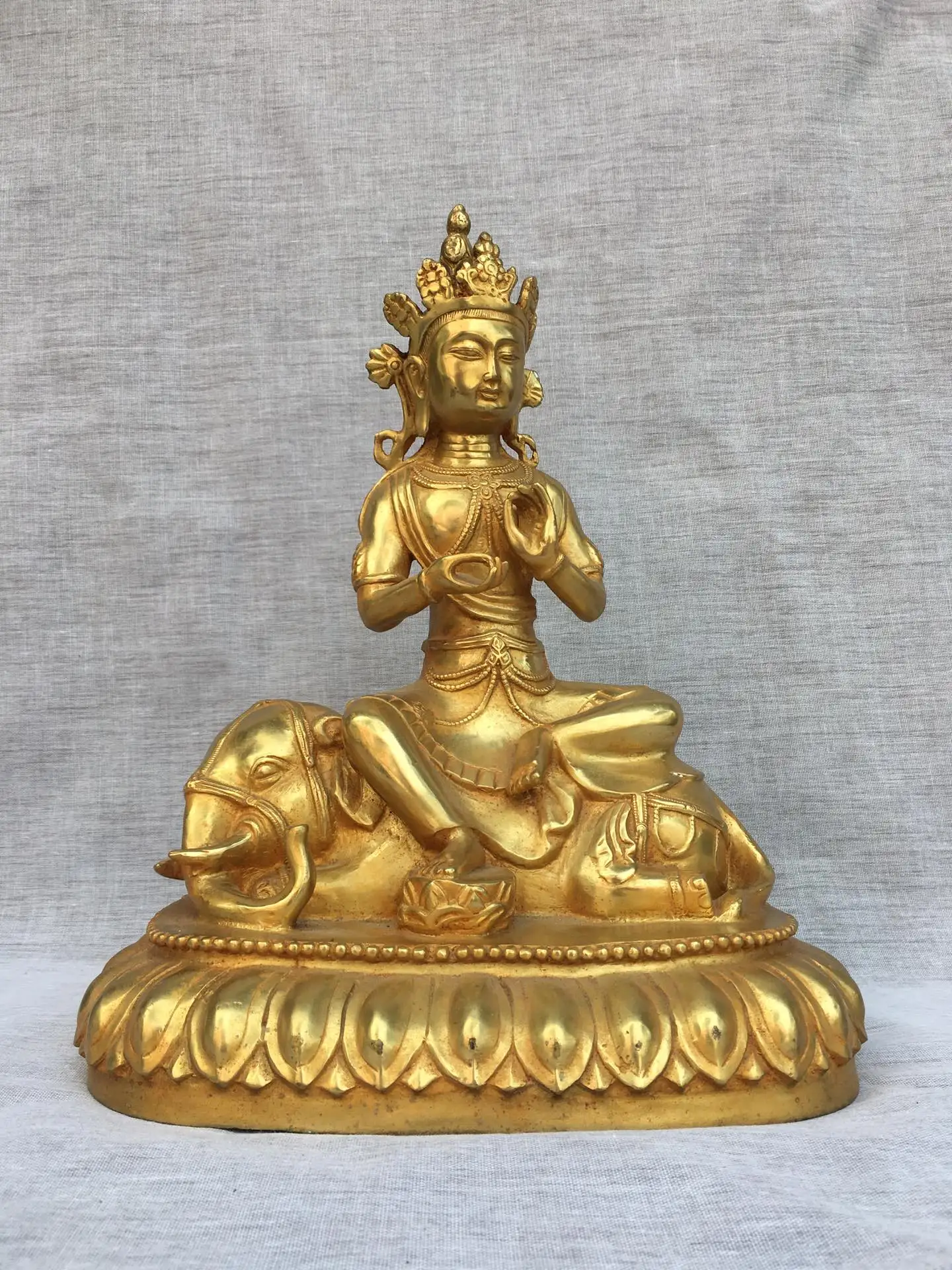 

16"Tibet Temple Collection Old Bronze Gilding Samantabhadra Riding a White Elephant Sitting Buddha Worship Hall Town house