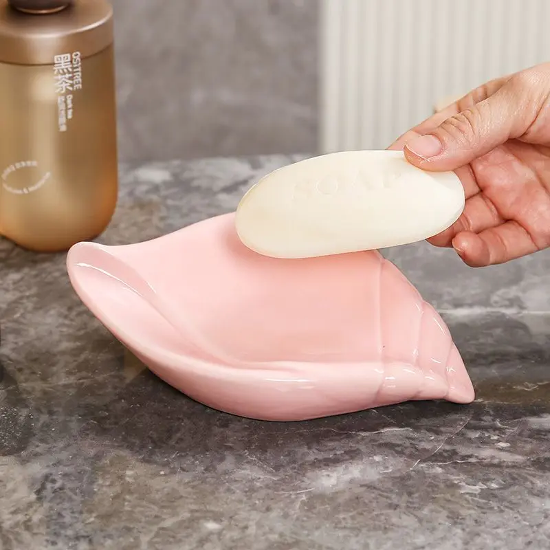 Creative Draining Soap Box, Ceramic Conch Shaped, White Green Pink Soap Dishes, Home Bathroom and Kitchen Articles, 1Pc