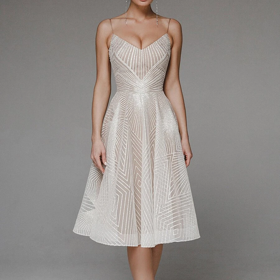 

Sling Dress Women Vintage Long Skirt Sexy Embroidery Sleeveless Backless Evening Dress Fashion New White Red Party Spring Summer