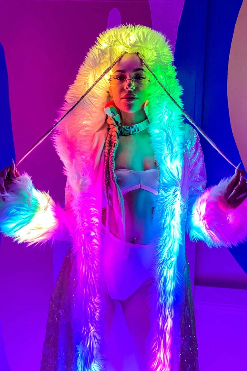 New LED Costume Sequins Faux Fur Splicing Long Coat Warm Personality Fashion Multi-Scene Faux Fur Coat Women