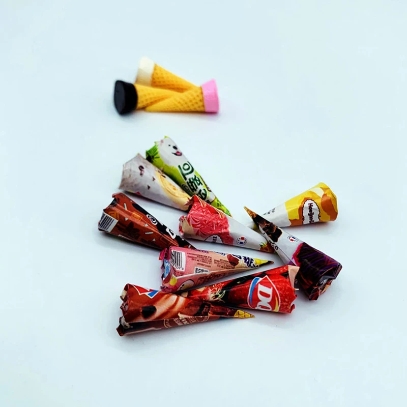 

3Pcs Dollhouse Mini Ice Cream Cone Dollhouse Simulation Dessert 1/12 Dolls House Kitchen Food Decorations