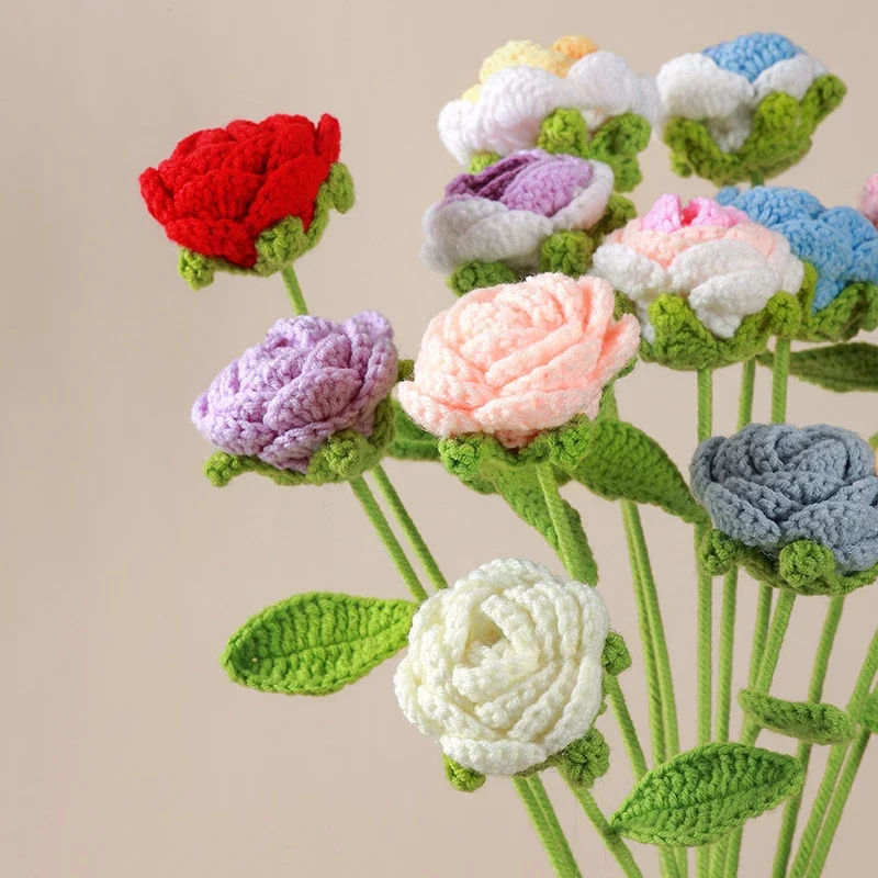 手編みの偽のバラの花の花束、DIY手編みの花、ニットの花、家庭