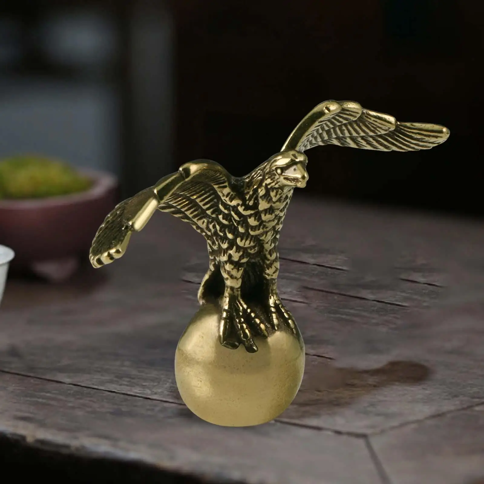 Mini Eagle Statue Artwork Collection Decorative Ornament Brass Figurine for Studio Table Centerpiece Cafe Tea House Photo Props