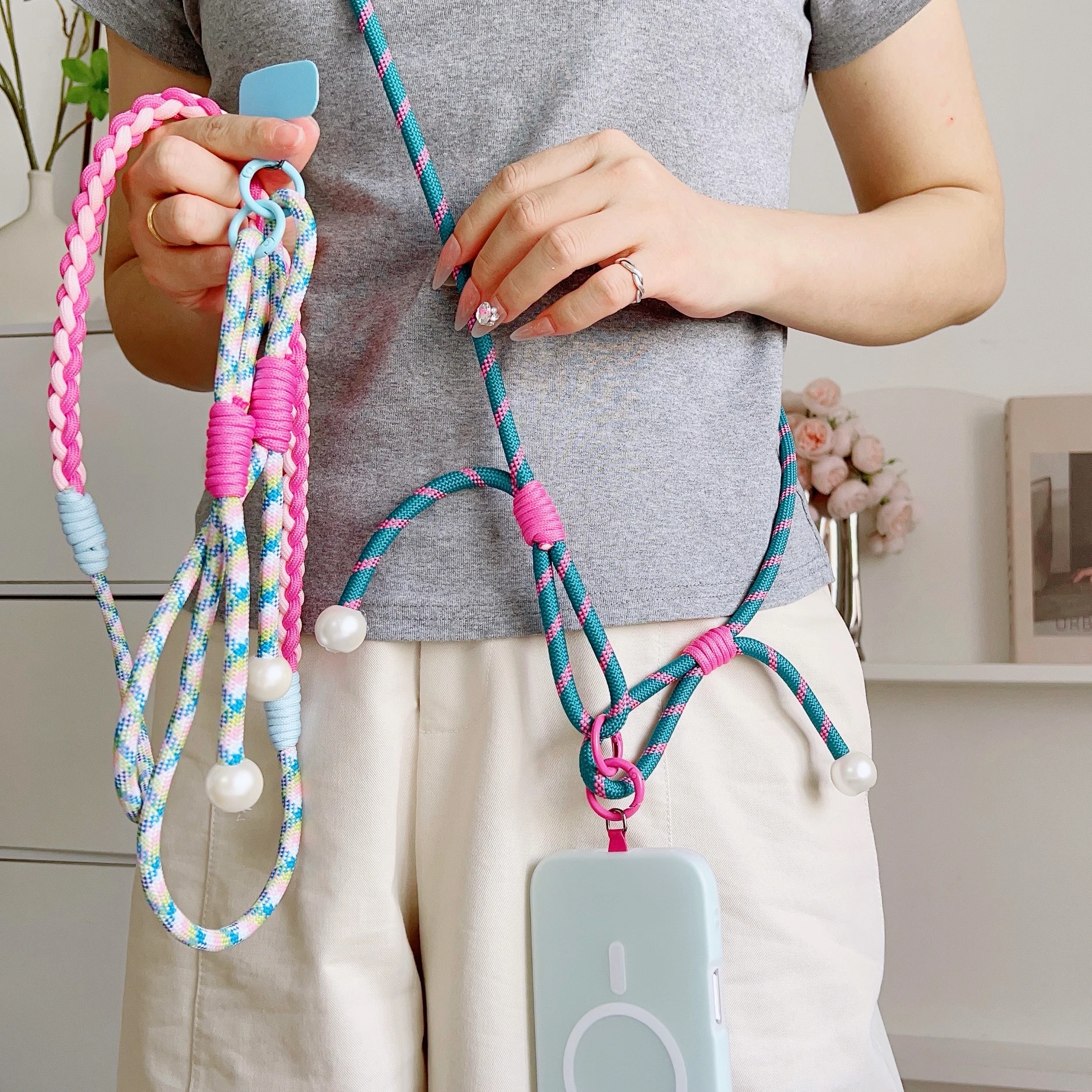 Luxury Multi-Functional Adjustable Pearl Phone Lanyard