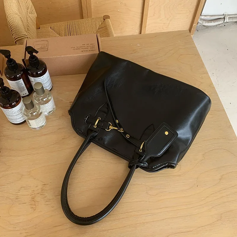 PU Leather Commuter Fashion Vintage Casual Tote Bag Maillard Stylish Crossbody Bags for Women Texture Large Capacity Temperament