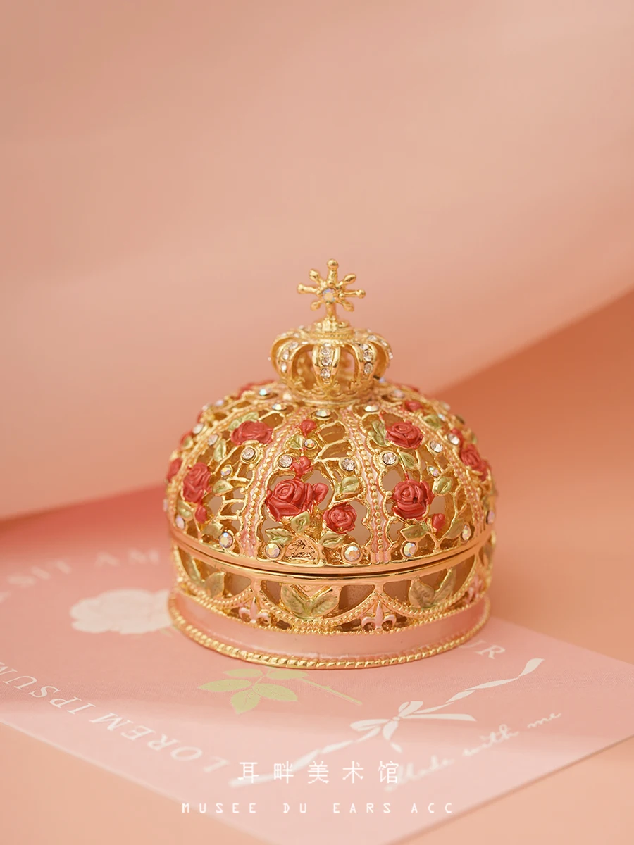 

New Year's Red Rose Crown Enamel Ring Proposes Marriage to the Ring New Year's Jewelry Box Storage Wedding Gift Box