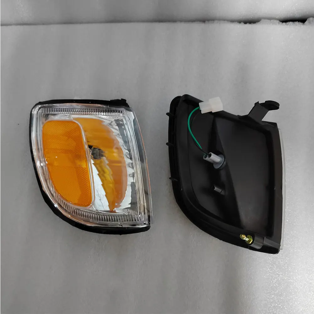 A Pair Car Front Corner Lamp Light Turn Signal Lamp For Toyota