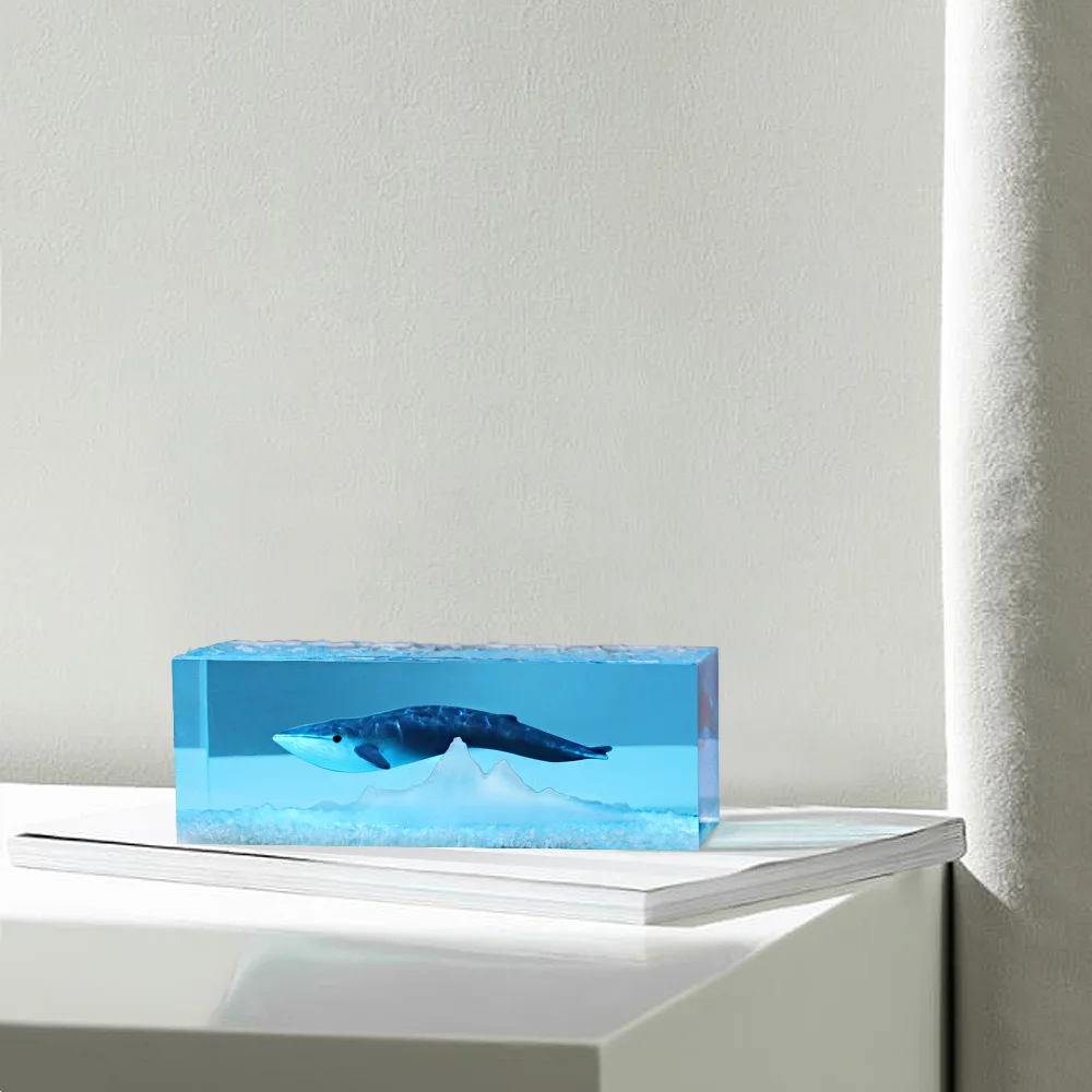 

15x5x5cm desktop crafts modern high-end niche friend gift ocean whale crystal resin lighting ornaments New Year gift