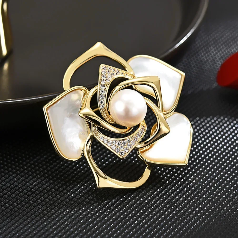 

Cubic Zirconia Luxury Flowers Imitation Pearl Brooch Female Suit Copper Micro-Set Accessories Pins Coat Silk Scarf Buckle